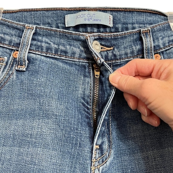 Levi’s 515 Women’s Bootcut Medium Wash Jeans w/ Embellished Pockets Size 10 L/C - Picture 4 of 13